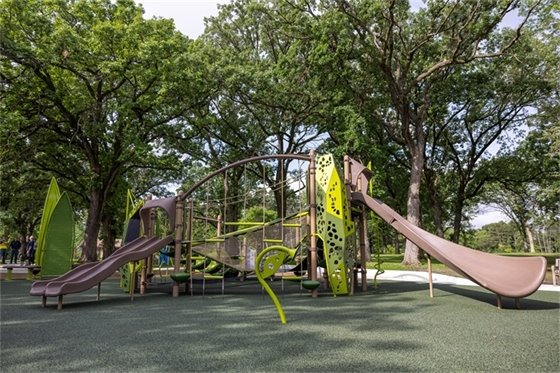 Photo of St. Croix Bluffs Regional Park new play area.