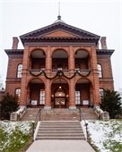 Washington County Historic Courthouse decorated for Christmas